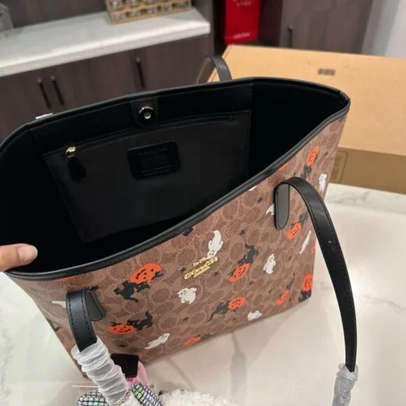 City Tote - Coach Halloween Signature Canvas - Picture 9 of 9